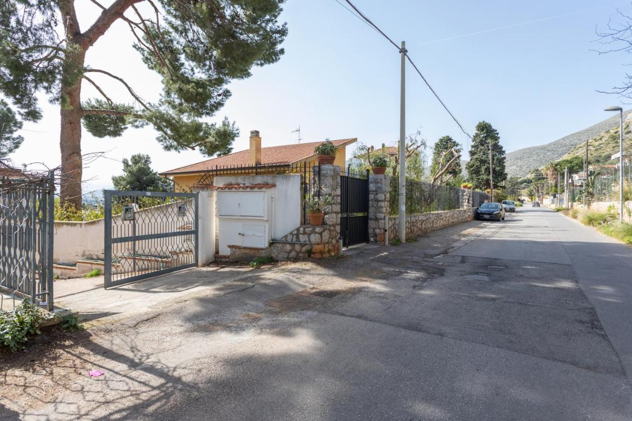 Casa In Villa A Mondello-700M Dal Mare Palermo Eksteriør billede